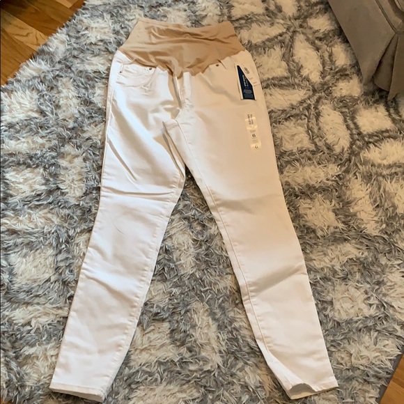 Old Navy Denim - Never worn new with tags white maternity jeans